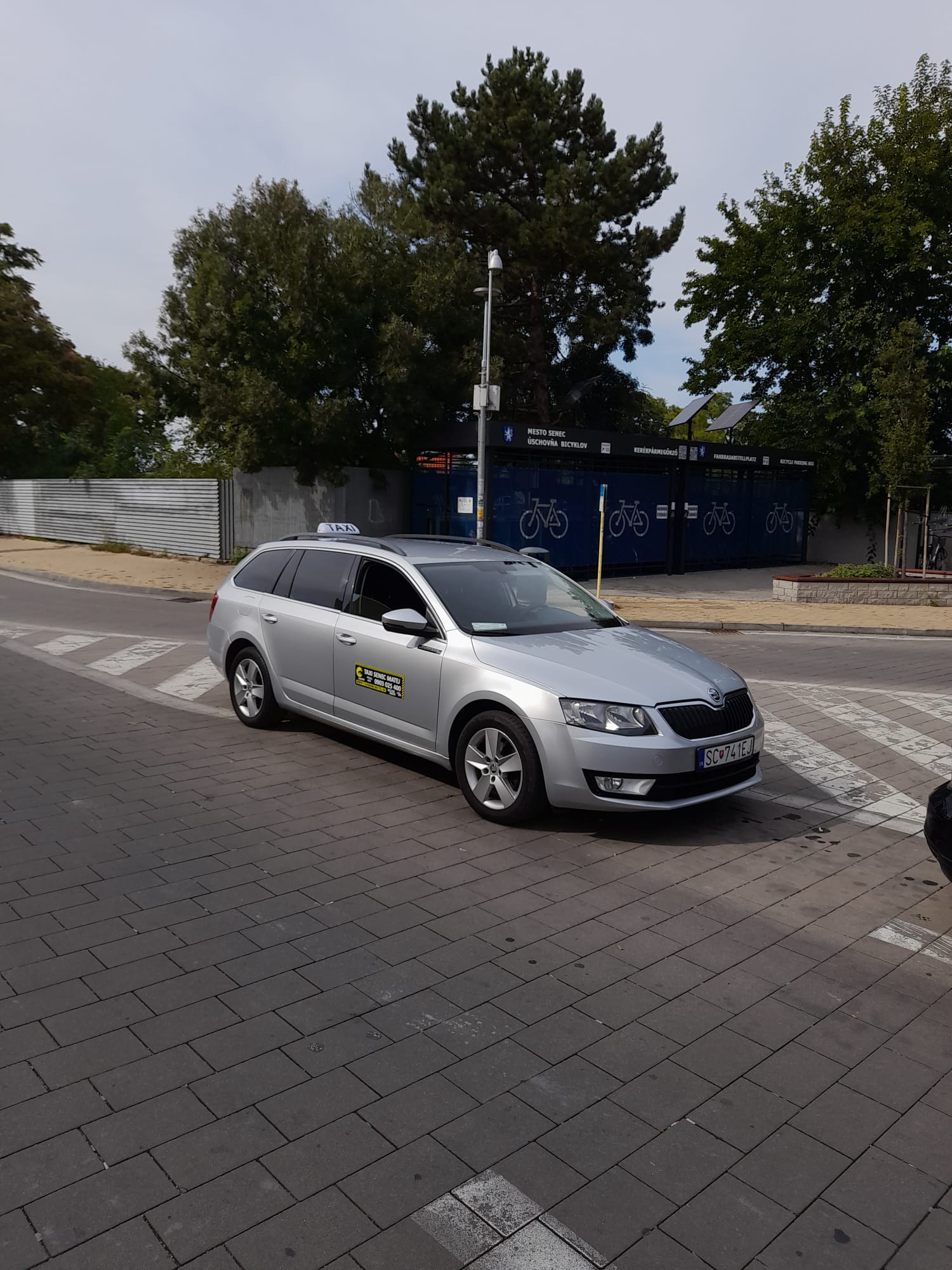 taxi v senci